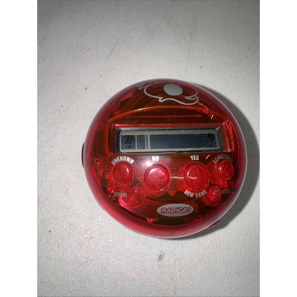 Retro 20Q Questions Red Electronic Handheld Game Radica 2005 Tested & Working